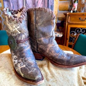 Circle G ladies, cowboy boots, size 5 1/2 upcycled